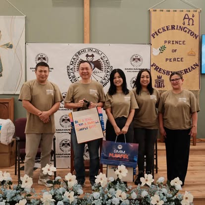 Kegiatan bersama jemaat di aula