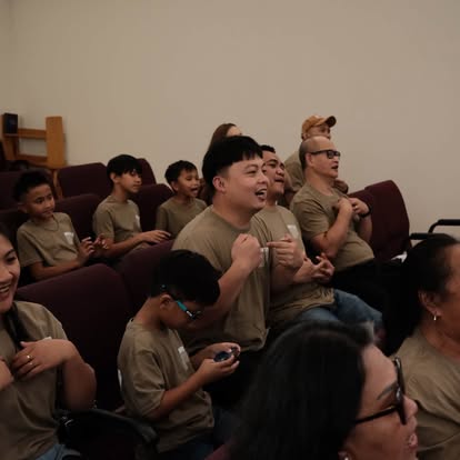Kegiatan bersama jemaat di aula